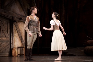 Giselle, Courtesy of ROH 2014, Alice Pennefather